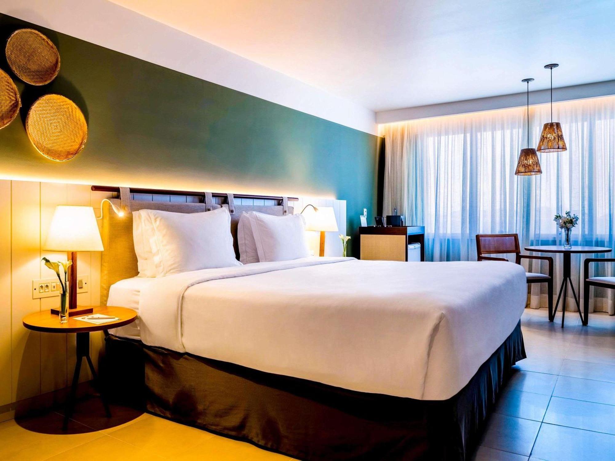 Deluxe City View King Bed Room